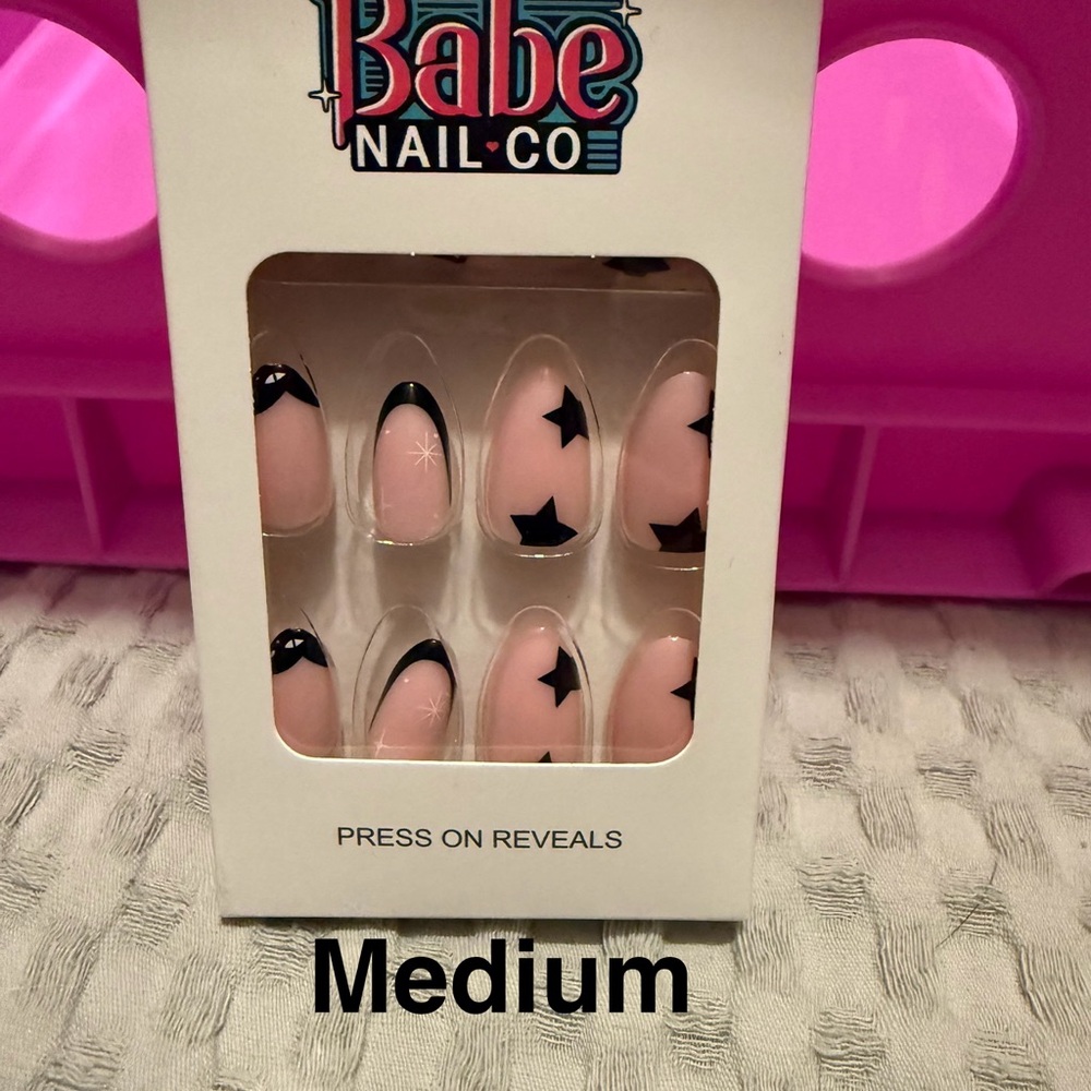 Babe Nail Co press on nails- medium